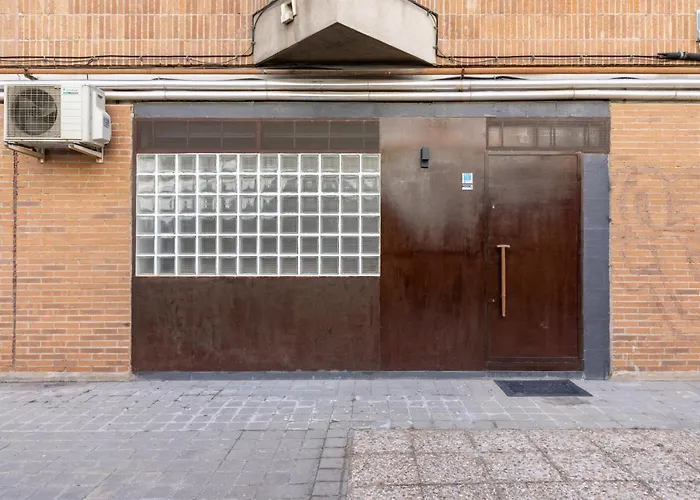 Homeabout Madrid Rio Apartment
